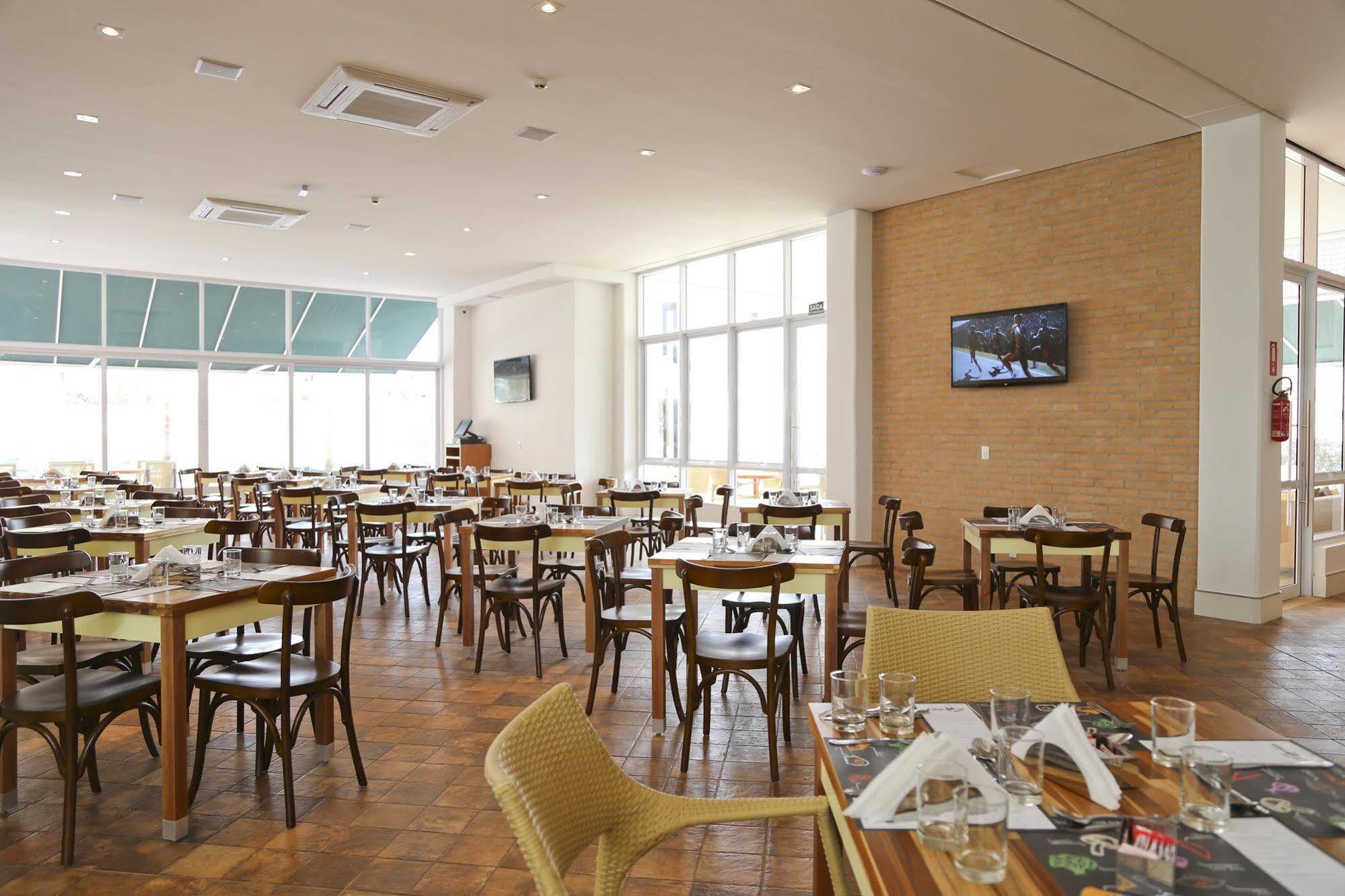 קמפינאס Vitoria Hotel Express Dom Pedro מראה חיצוני תמונה